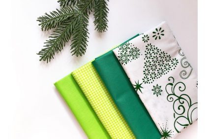 Ткань польская "Елки зеленые с узоров" на белом