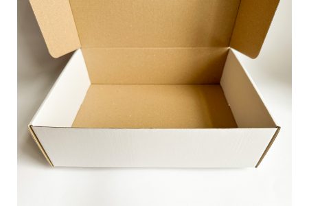 Коробка з крафт-картону 340*240*100мм біла