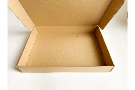 Коробка из крафт-картона 340*240*50мм