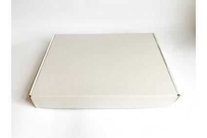 Коробка з крафт-картону 340*240*50мм біла