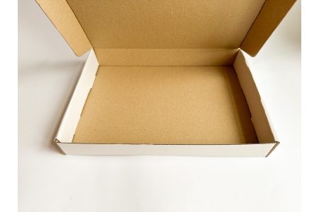 Коробка из крафт-картона 340*240*50мм белая