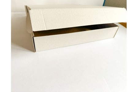 Коробка з крафт-картону 300*300*50мм біла