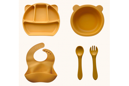 Набір дитячого силіконового посуду "Стартовий з вушками. Набір дитячого силіконового посуду "Стартовий з вушками.