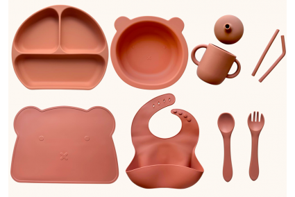 Набір дитячого силіконового посуду "Базовий з килимком.