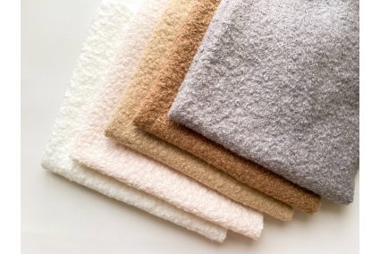 Тканина букле Баранчик світло-сіра 50*50см