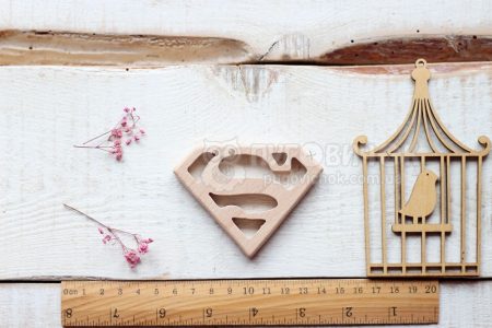 Грызунок деревянный "Значок супермена"